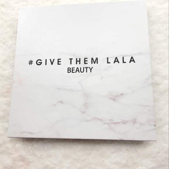 #Give Them Lala Beauty The Grown Woman Eyeshadow Palette! - Picture 2 of 9